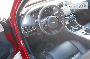 Седан Jaguar XE 2015 в Кривом Роге