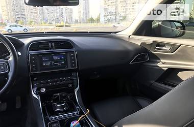 Седан Jaguar XE 2016 в Киеве