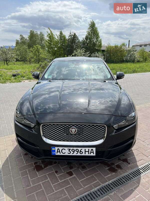 Седан Jaguar XE 2018 в Луцке