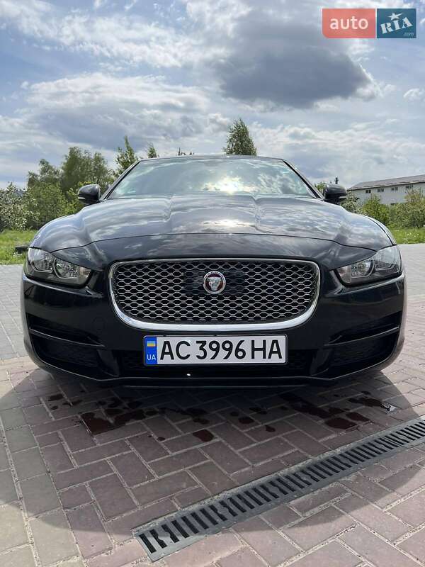 Седан Jaguar XE 2018 в Луцке