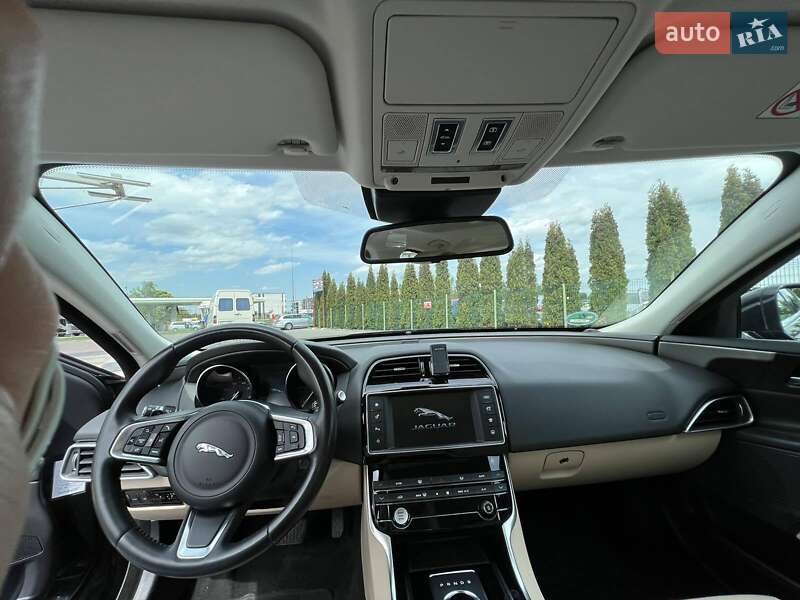 Седан Jaguar XE 2018 в Луцке