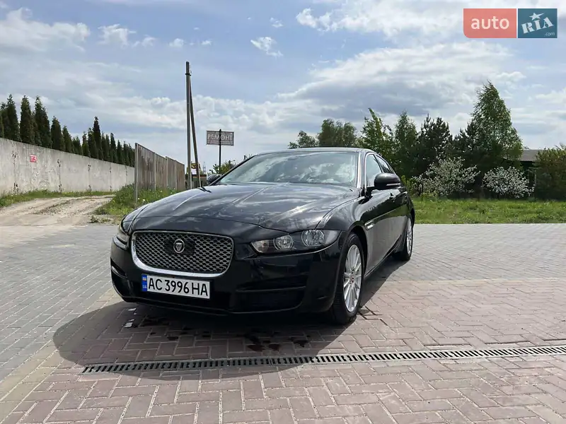 Jaguar XE