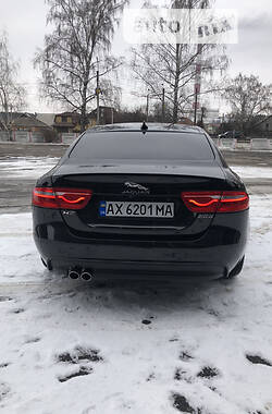 Седан Jaguar XE 2016 в Киеве