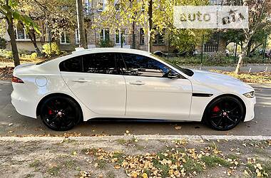 Седан Jaguar XE 2021 в Києві