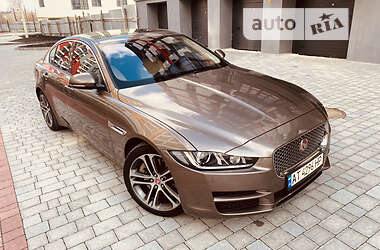 Седан Jaguar XE 2016 в Ивано-Франковске