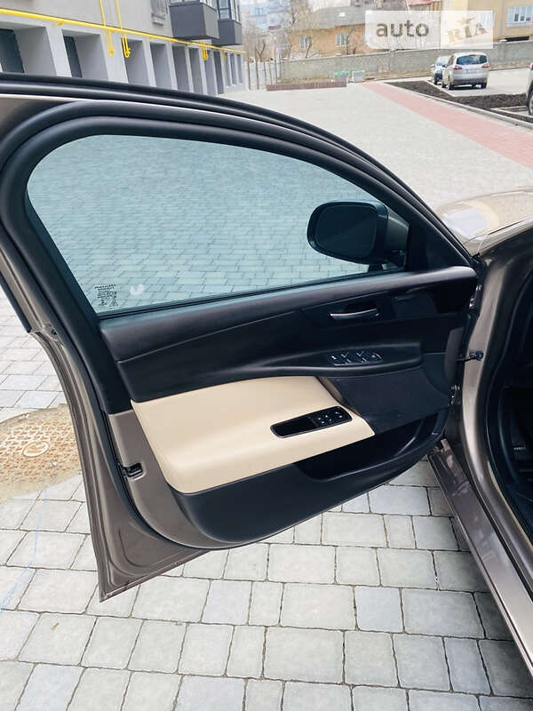 Седан Jaguar XE 2016 в Ивано-Франковске