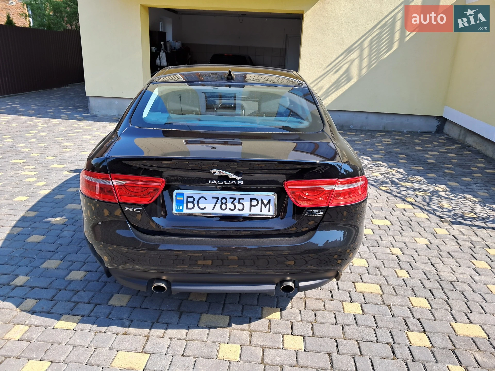 2019 Jaguar XE - мініатюра 2