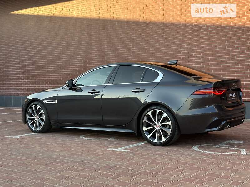 Седан Jaguar XE 2020 в Киеве