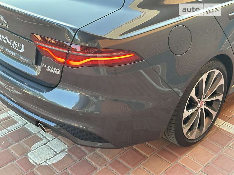 Седан Jaguar XE 2020 в Киеве
