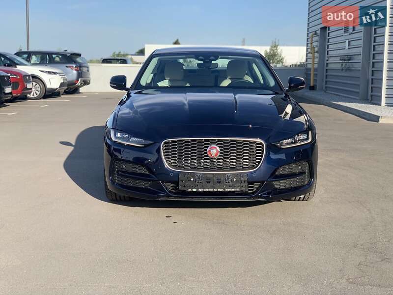 Jaguar XE 2019