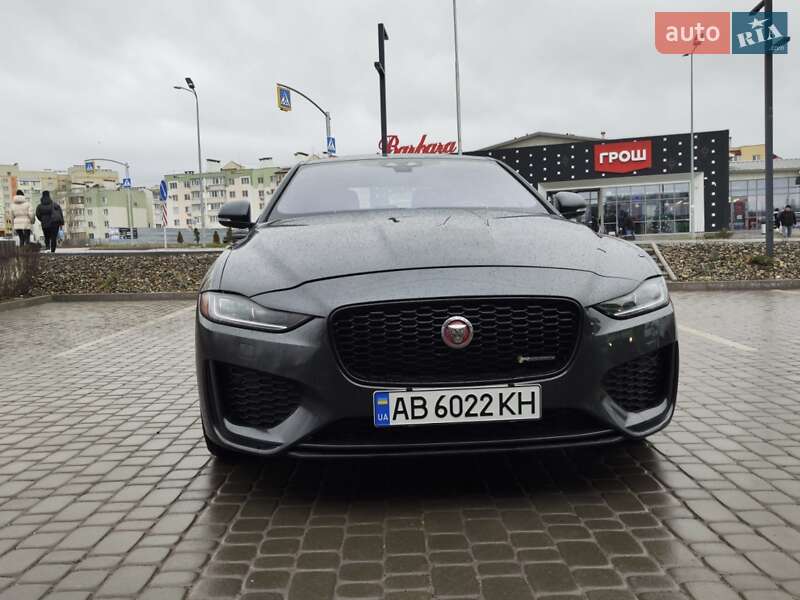 Седан Jaguar XE 2019 в Виннице