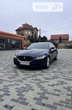Седан Jaguar XE 2015 в Києві