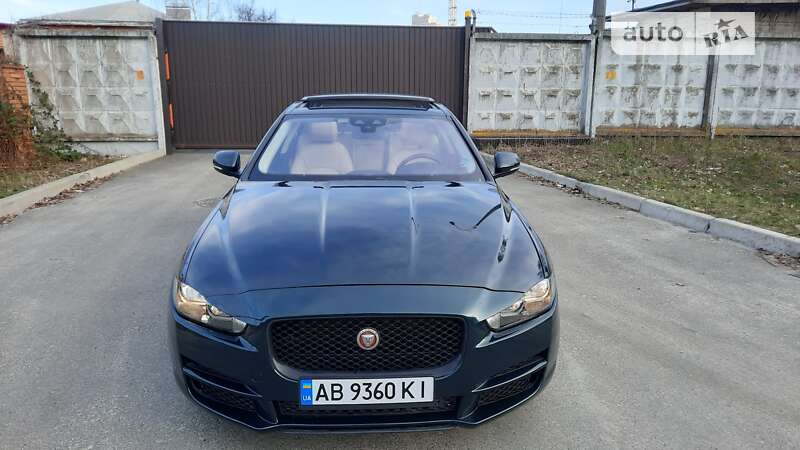 Седан Jaguar XE 2016 в Киеве