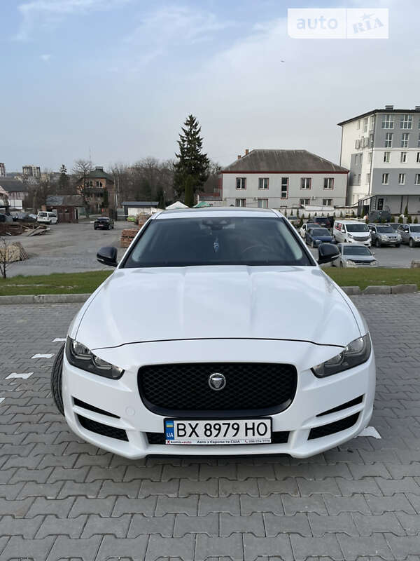 Седан Jaguar XE 2019 в Хмельницком