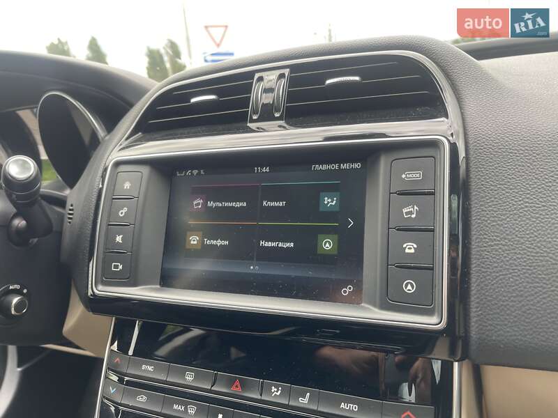 Седан Jaguar XE 2016 в Одессе