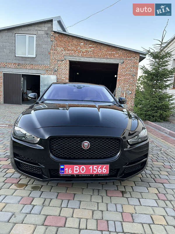 Jaguar XE 2017