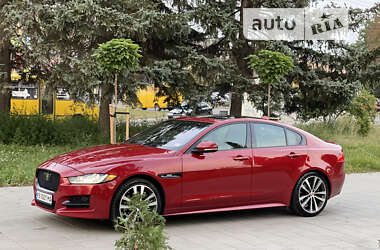 Седан Jaguar XE 2016 в Виннице