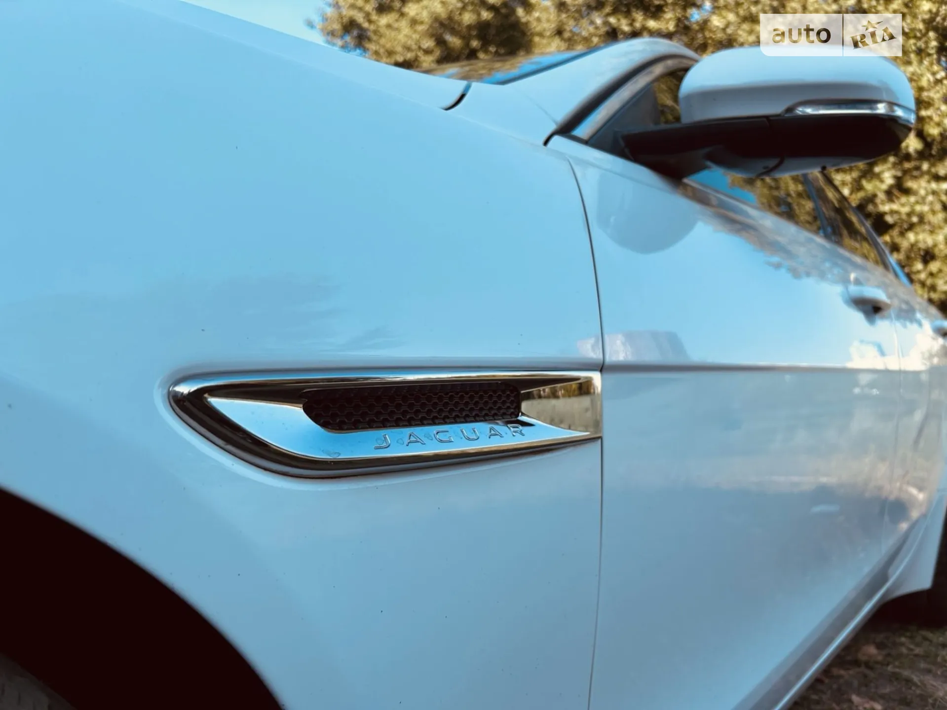 2019 Jaguar XE - мініатюра 5