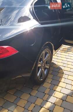 Седан Jaguar XE 2016 в 