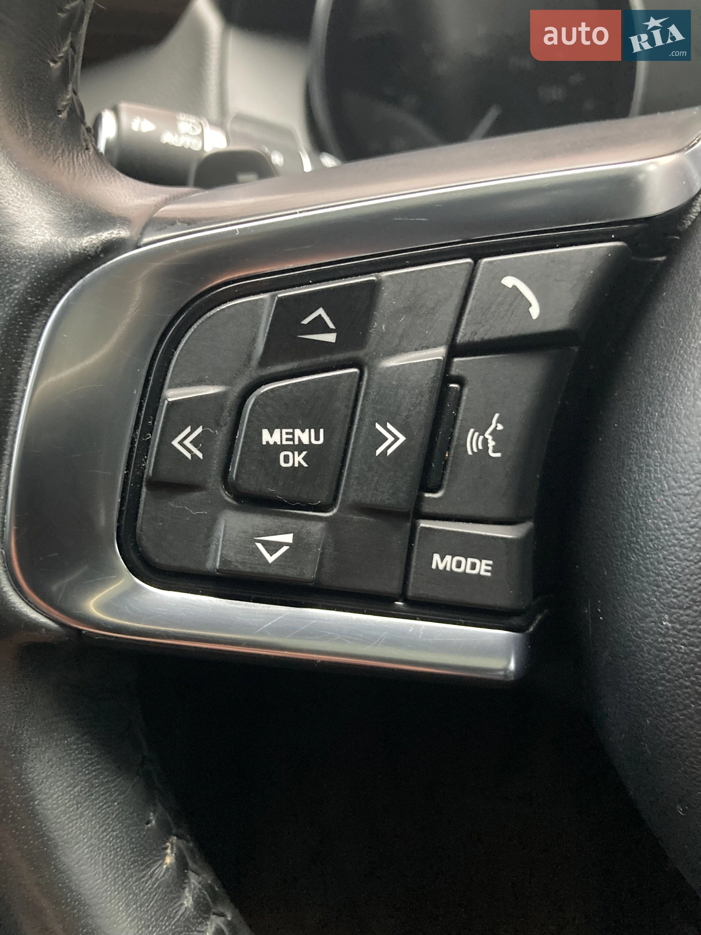 2018 Jaguar XE - мініатюра 28