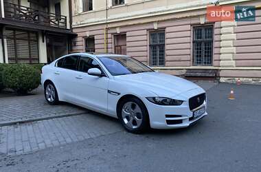 Седан Jaguar XE 2018 в 