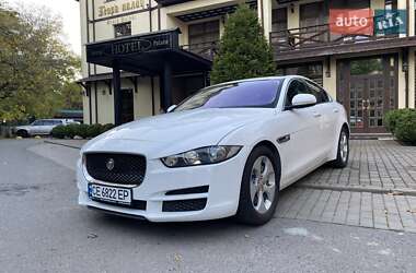 Седан Jaguar XE 2018 в Чернівцях