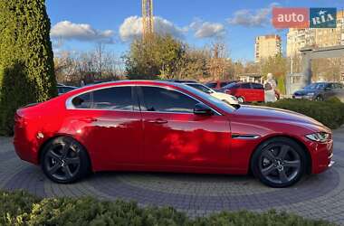 Седан Jaguar XE 2018 в Львове