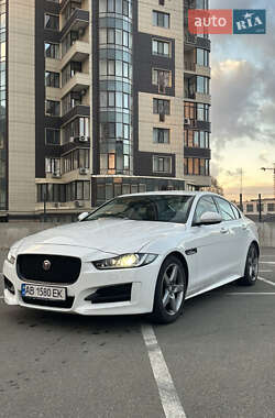 Седан Jaguar XE 2015 в Києві