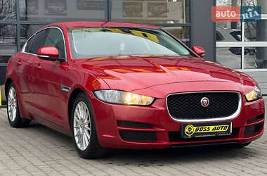 Седан Jaguar XE 2015 в 