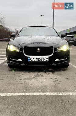 Седан Jaguar XE 2015 в Києві