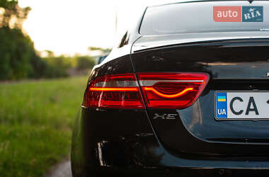 Седан Jaguar XE 2015 в 