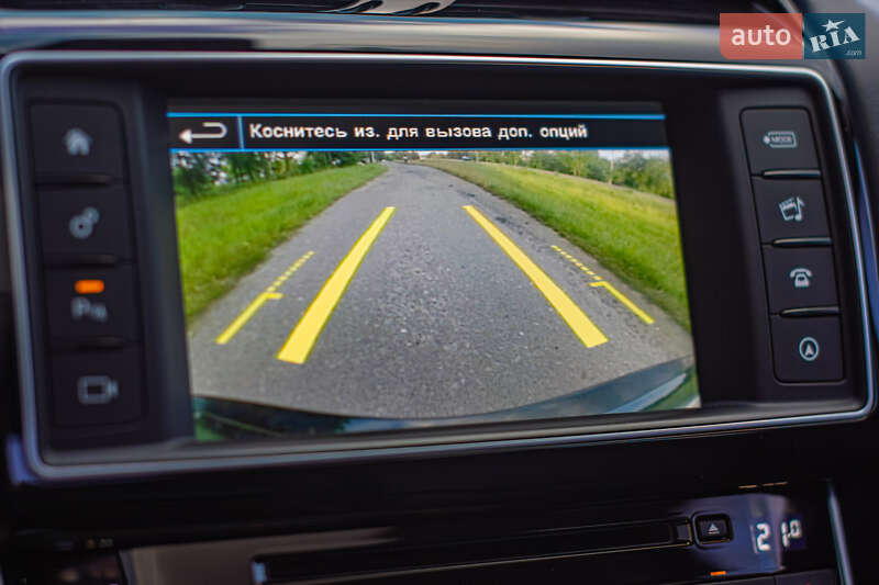 Седан Jaguar XE 2015 в Києві