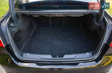 Седан Jaguar XE 2015 в 