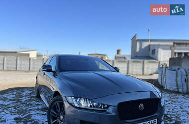 Седан Jaguar XE 2016 в Чернівцях