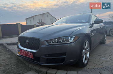 Седан Jaguar XE 2017 в Львове