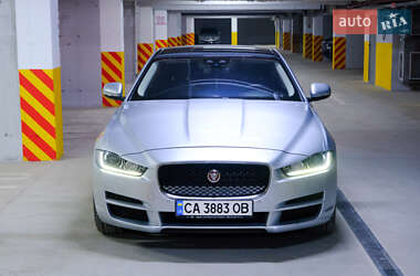 Седан Jaguar XE 2016 в Черкасах