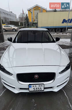 Седан Jaguar XE 2017 в Киеве