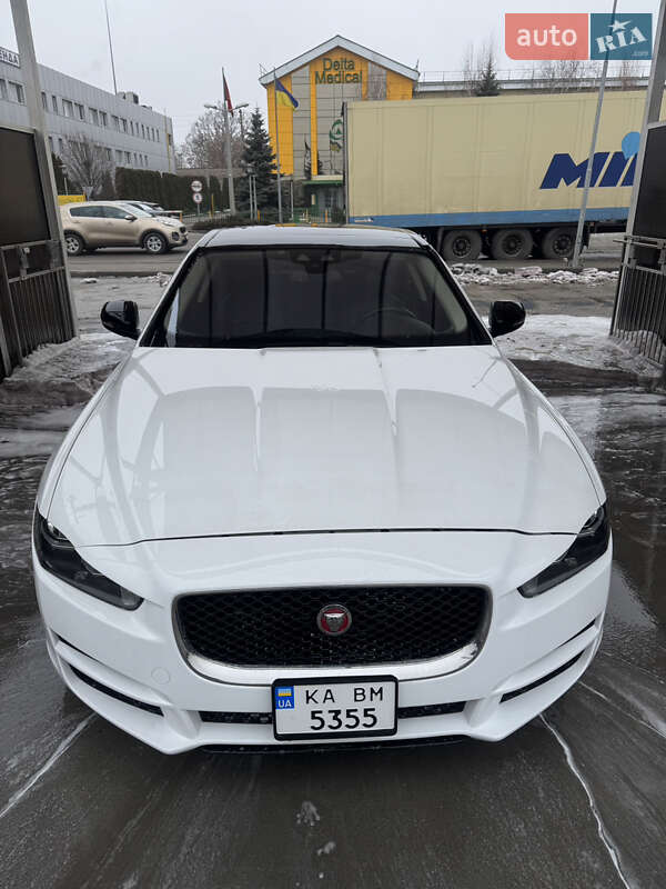 Jaguar XE 2017