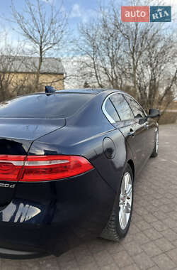 Седан Jaguar XE 2016 в 