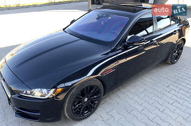 Седан Jaguar XE 2016 в 