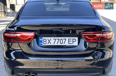 Седан Jaguar XE 2016 в 