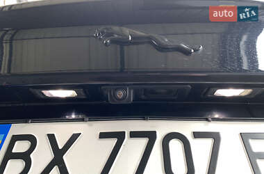 Седан Jaguar XE 2016 в 