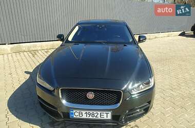 Седан Jaguar XE 2017 в 