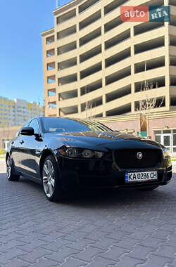 Седан Jaguar XE 2019 в 