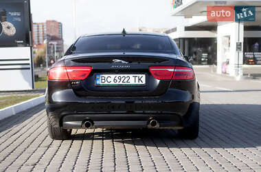 Седан Jaguar XE 2016 в 