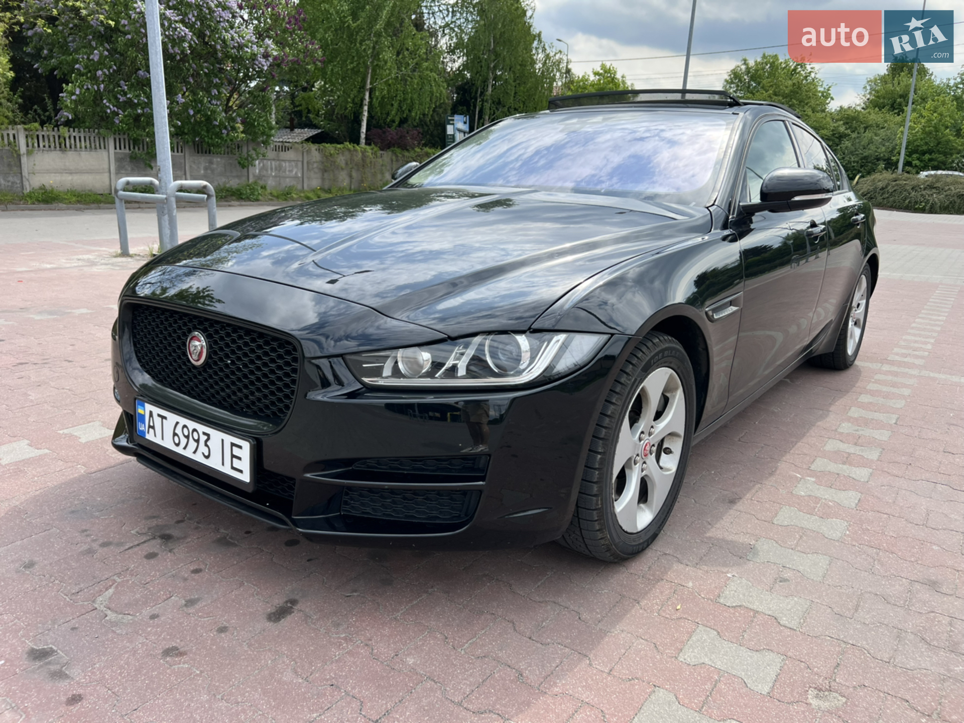 2017 Jaguar XE - мініатюра 13