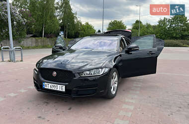 Седан Jaguar XE 2017 в 