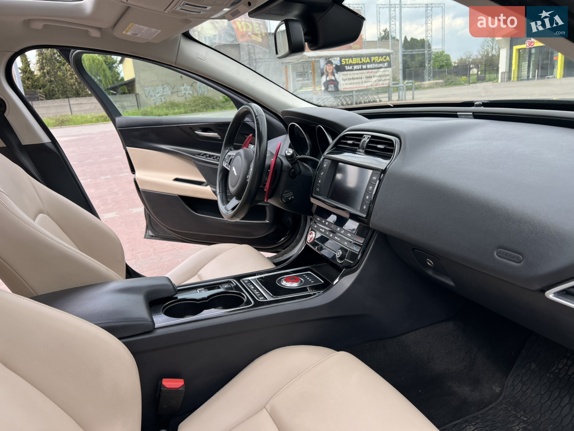 2017 Jaguar XE - мініатюра 26