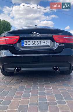 Седан Jaguar XE 2018 в 