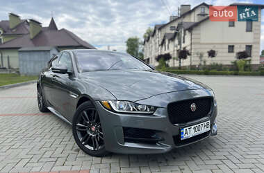 Седан Jaguar XE 2016 в 